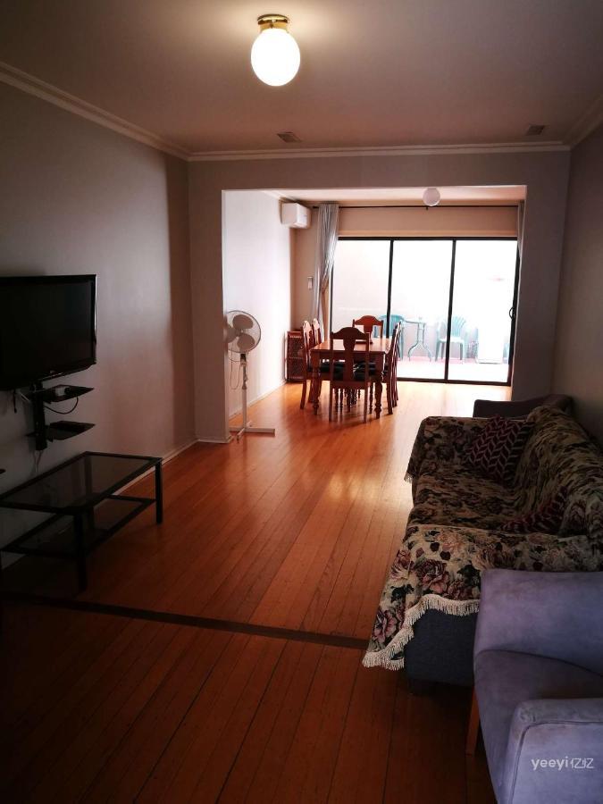 Moonee Valley Views Aparthotel Melbourne Luaran gambar